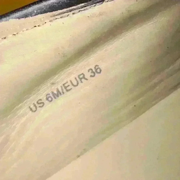 Vince Blair Black Perforated leather loafer, women’s size 6 - Picture 7 of 10